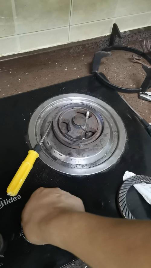 燃气灶砰砰响故障