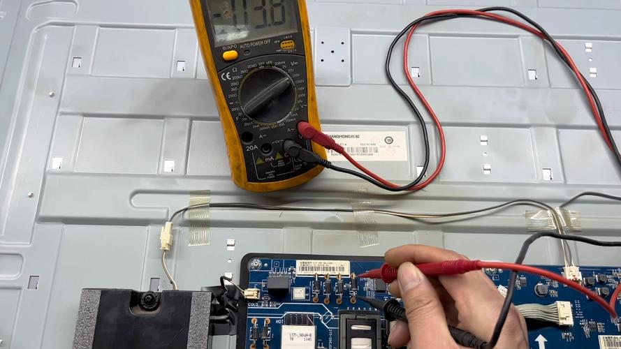 led电视显示屏有黑线故障维修